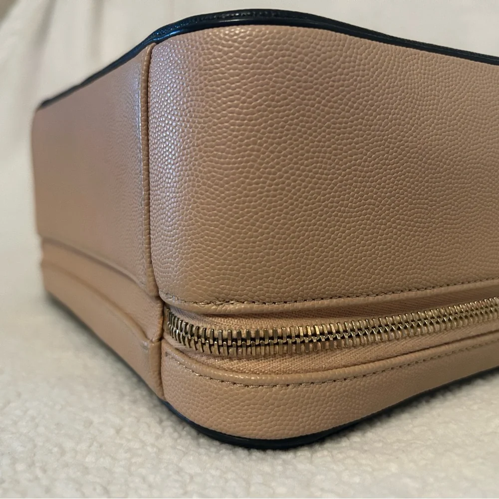 CHANEL Large Filigree Tan and Black Quilted Caviar Women's Bag - Picture 6 of 11